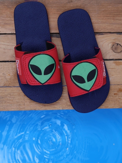 DChica Girls Navy Blue & Red Printed Sliders