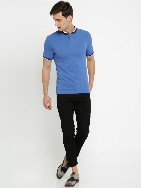 INVICTUS Men Blue Solid T-Shirt