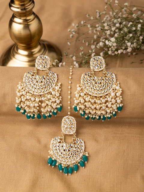 INDYA Women Gold-Plated Green Coloured Kundan Studded Encrusted Maang Tika & Earring Set
INDYA Women Gold-Plated Green Coloured Kundan Studded Encrusted Maang Tika & Earring Set