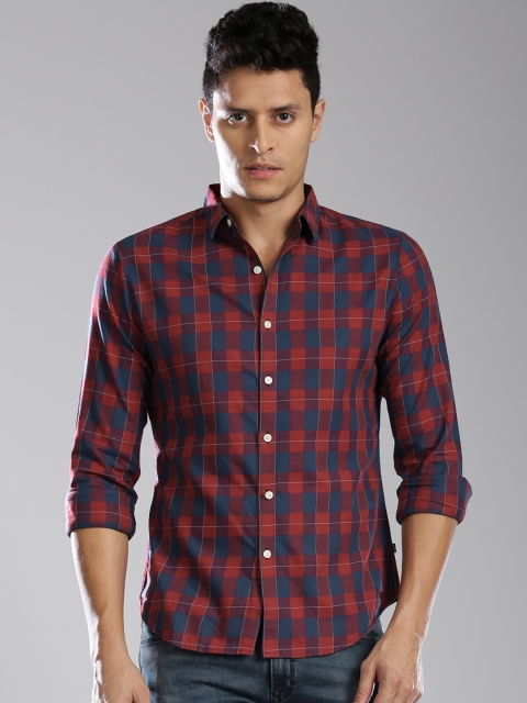 Levis Men Maroon Checked Casual Shirt