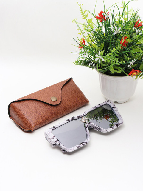 CELEBRITY SUNGLASSES Unisex Black Lens & Gunmetal-Toned Square Sunglasses with UV Protected Lens 
CELEBRITY SUNGLASSES Unisex Black Lens & Gunmetal-Toned Square Sunglasses with UV Protected Lens