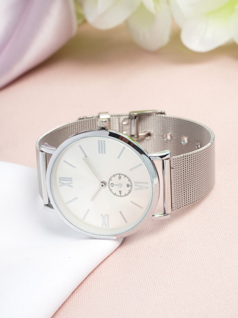 Ferosh Women Silver-Toned Dial & Silver Toned Bracelet Style Straps Analogue Watch APWAT22-1024
Ferosh Women Silver-Toned Dial & Silver Toned Bracelet Style Straps Analogue Watch APWAT22-1024