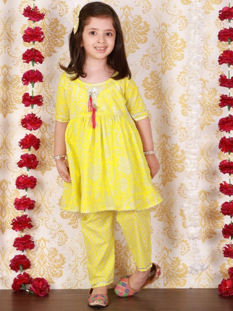 The Mom Store Girls Yellow Ethnic Motifs Printed Empire Pure Cotton Kurta with Skirt & With Dupatta
The Mom Store Girls Yellow Ethnic Motifs Printed Empire Pure Cotton Kurta with Skirt & With Dupatta