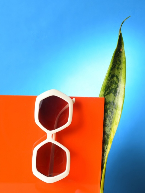 HAUTE SAUCE by Campus Sutra Women Brown Lens & White Wayfarer Sunglasses with UV Protected Lens, Peach
HAUTE SAUCE by Campus Sutra Women Brown Lens & White Wayfarer Sunglasses with UV Protected Lens, Peach