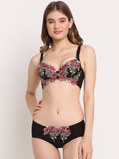 Laceandme Women Black Embroidered Lingerie Set
