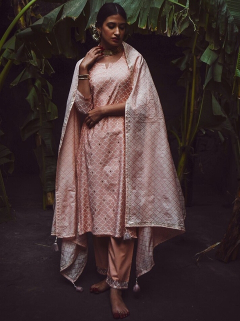 KARAJ JAIPUR Women Pink Gotta Patti Chanderi Cotton Kurti with Trouser & With Dupatta
KARAJ JAIPUR Women Pink Gotta Patti Chanderi Cotton Kurti with Trouser & With Dupatta