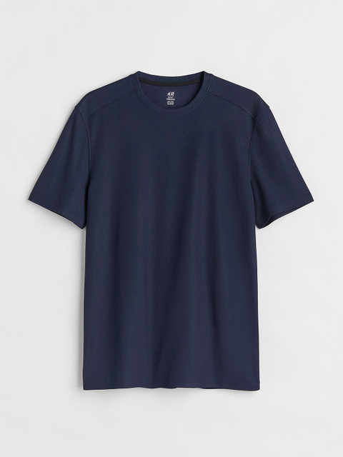 H&M Men Navy Blue Regular Fit Short Sleeved Sports Top
H&M Men Navy Blue Regular Fit Short Sleeved Sports Top
