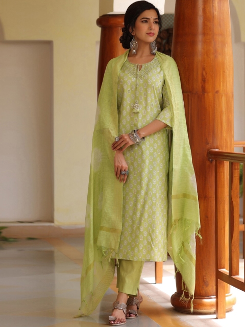 PIROH Women Green Ethnic Motifs Panelled Pure Cotton Kurta with Trousers & With Dupatta
PIROH Women Green Ethnic Motifs Panelled Pure Cotton Kurta with Trousers & With Dupatta