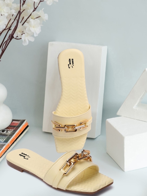 TWIN TOES women's Yellow Embellished Sandals
