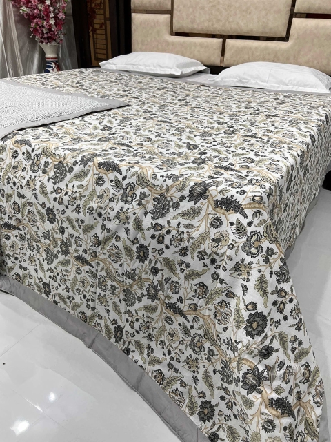 Pure Decor Unisex Grey Blankets Quilts and Dohars