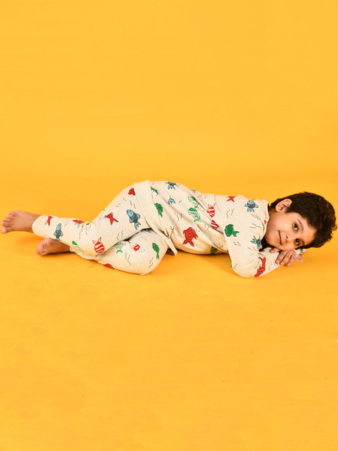 Anthrilo Boys White & Black Printed Night suit
Anthrilo Boys White & Black Printed Night suit