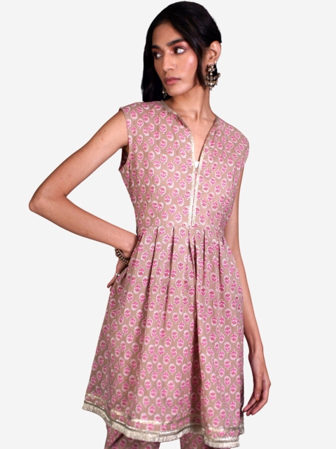 Alaya By Stage3 Women Beige Ethnic Motifs Printed Empire Pure Cotton Kurta with Trousers
Alaya By Stage3 Women Beige Ethnic Motifs Printed Empire Pure Cotton Kurta with Trousers
