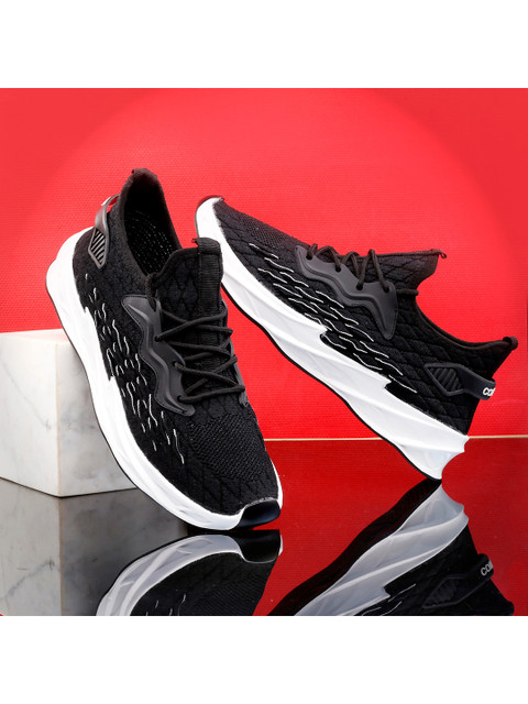 KRAASA Men Black Sneakers
KRAASA Men Black Sneakers