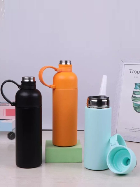 HOUSE OF QUIRK Blue Solid Double Wall Insulated Stainless Steel Thermos Flask 500 Ml
HOUSE OF QUIRK Blue Solid Double Wall Insulated Stainless Steel Thermos Flask 500 Ml