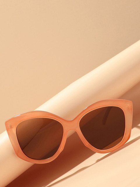 HAUTE SAUCE by Campus Sutra Women Brown Lens & Brown Wayfarer Sunglasses with Polarised Lens
HAUTE SAUCE by Campus Sutra Women Brown Lens & Brown Wayfarer Sunglasses with Polarised Lens