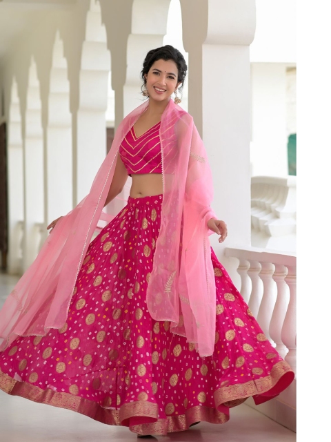 Rangpur Magenta & Gold-Toned Embroidered Ready to Wear Lehenga & Blouse With Dupatta
Rangpur Magenta & Gold-Toned Embroidered Ready to Wear Lehenga & Blouse With Dupatta