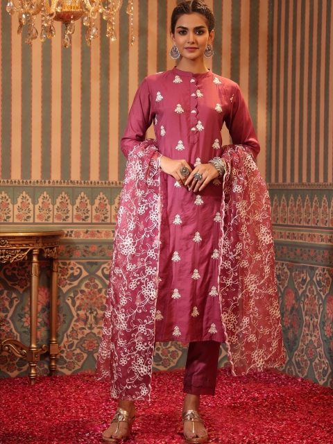 SCAKHI Women Burgundy Floral Embroidered Pleated Chanderi Silk Kurta with Trousers & With Dupatta
SCAKHI Women Burgundy Floral Embroidered Pleated Chanderi Silk Kurta with Trousers & With Dupatta