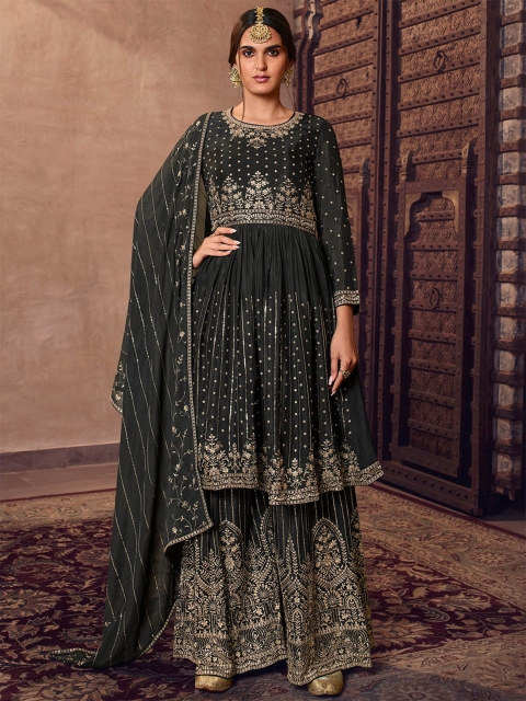 ODETTE Women Olive Green & Gold Embroidered Empire Kurta with Sharara & With Dupatta
ODETTE Women Olive Green & Gold Embroidered Empire Kurta with Sharara & With Dupatta