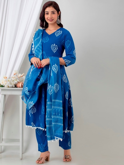 Fusion Threads Women Blue Ethnic Motifs Printed Pure Cotton Kurta with Trousers & With Dupatta
Fusion Threads Women Blue Ethnic Motifs Printed Pure Cotton Kurta with Trousers & With Dupatta