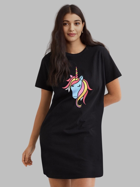 Pootlu Women Black Graphic Printed Cotton T-shirt