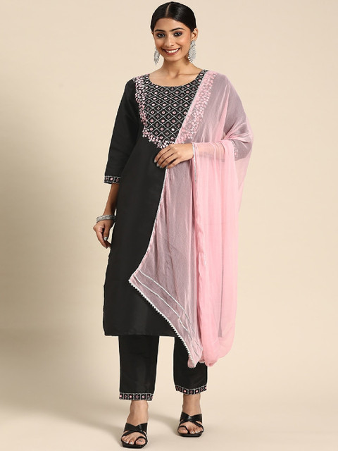 Lookmark Women Black Ethnic Motifs Embroidered Thread Work Kurta with Trousers & With Dupatta
Lookmark Women Black Ethnic Motifs Embroidered Thread Work Kurta with Trousers & With Dupatta