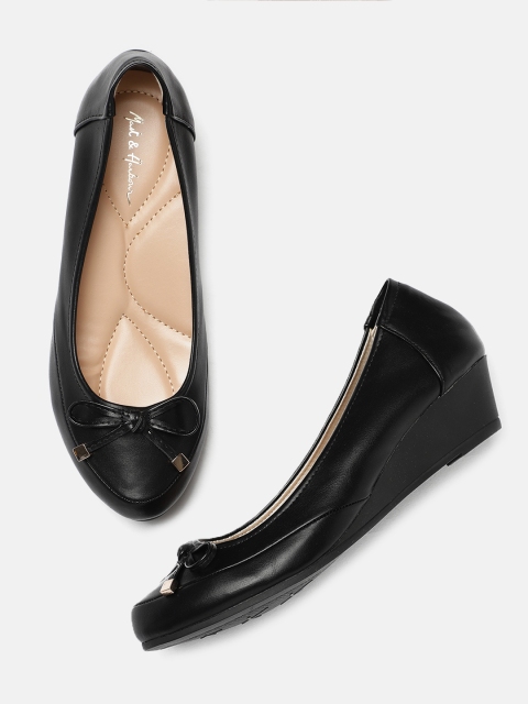 Mast & Harbour Women Black Solid Pumps