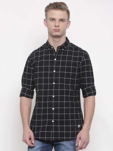 UCLA Men Black & White Slim Fit Checked Casual Shirt