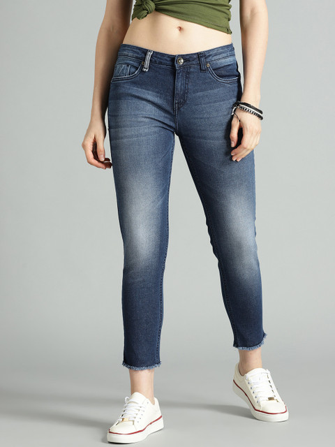 Roadster Women Navy Blue Slim Fit Mid-Rise Clean Look Stretchable Cropped Jeans
Roadster Women Navy Blue Slim Fit Mid-Rise Clean Look Stretchable Cropped Jeans