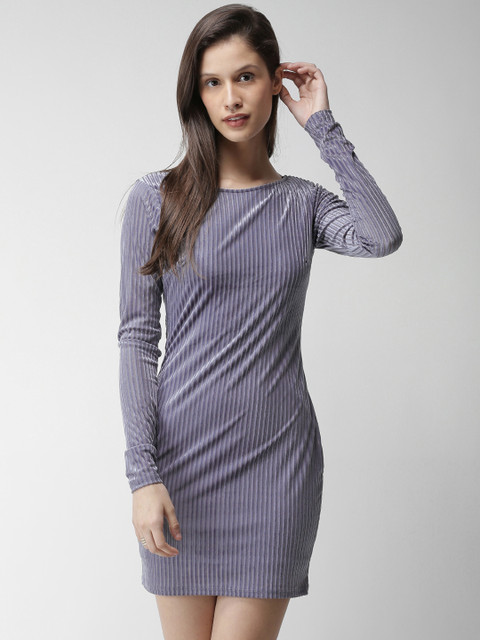 FOREVER 21 Women Blue Self Design Bodycon Dress 
FOREVER 21 Women Blue Self Design Bodycon Dress
