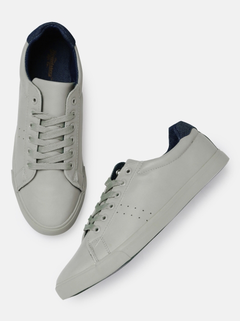 Roadster Men Grey Sneakers