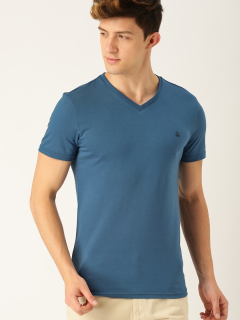 United Colors of Benetton Men Blue Solid V-Neck T-shirt