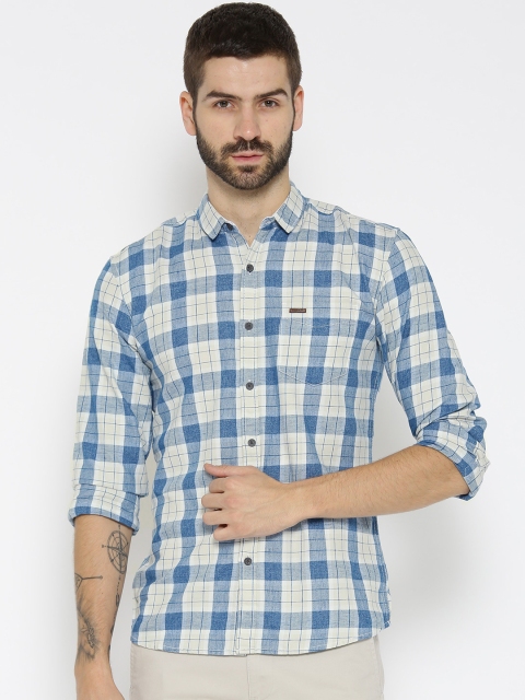 Wrangler Men White & Blue Slim Fit Checked Casual Shirt