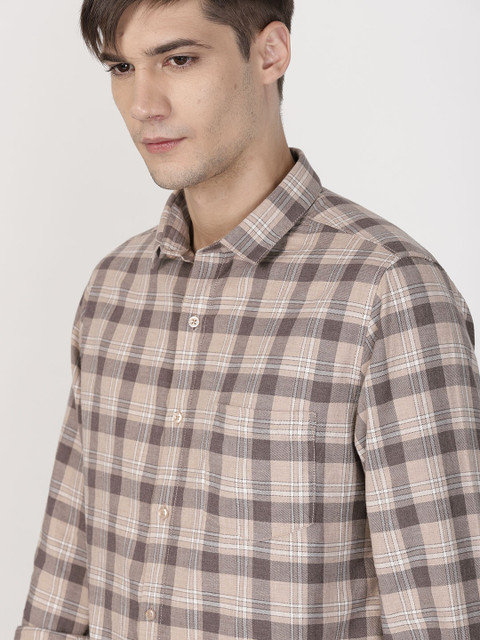 ether Men Beige & Brown Slim Fit Checked Casual Shirt
ether Men Beige & Brown Slim Fit Checked Casual Shirt