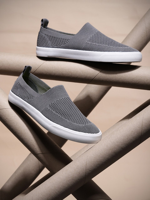 Kook N Keech Men Grey Slip-On Sneakers
Kook N Keech Men Grey Slip-On Sneakers