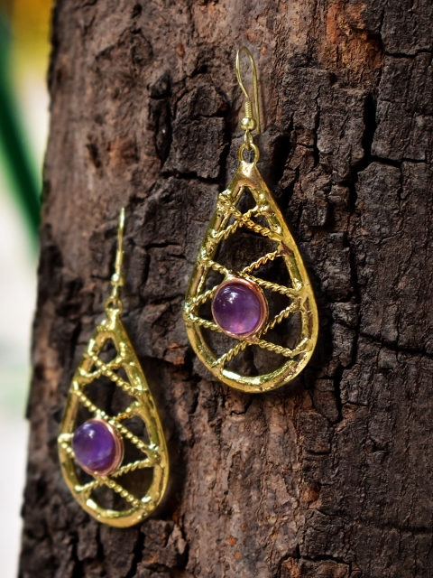 ZeroKaata Gold-Toned Teardrop Shaped Drop Earrings