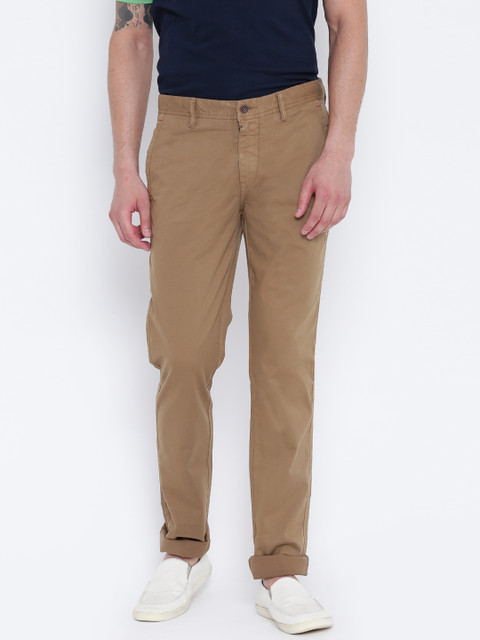 Blackberrys Men Khaki Tapered Fit Solid Chinos 
Blackberrys Men Khaki Tapered Fit Solid Chinos