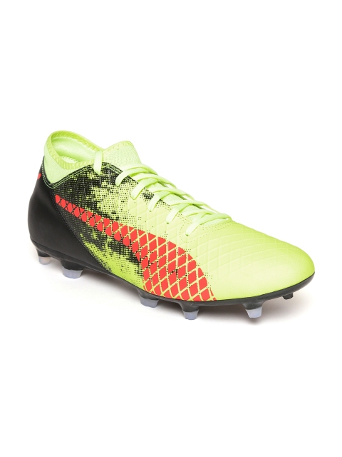 Puma Men Yellow Football Shoes