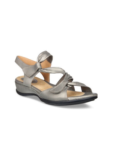 Clarks Women Grey Leather Flats