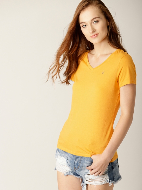 United Colors of Benetton Women Yellow Solid V-Neck T-shirt