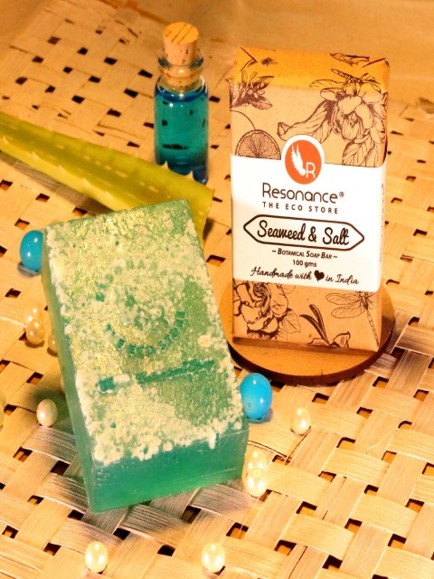 Resonance Seaweed & Ambergris Vegan Botanical Soap with Aloe Extracts 100 g, Turquoise blue
Resonance Seaweed & Ambergris Vegan Botanical Soap with Aloe Extracts 100 g, Turquoise blue