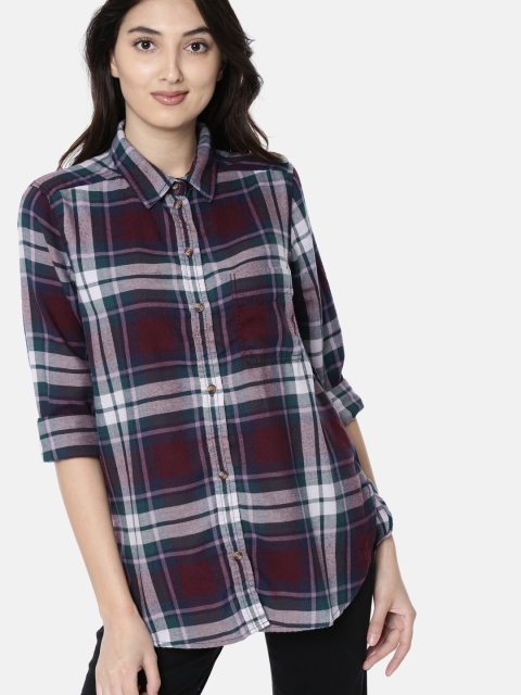 AMERICAN EAGLE OUTFITTERS Women Burgundy & White Regular Fit Checked High-Low Casual Shirt
AMERICAN EAGLE OUTFITTERS Women Burgundy & White Regular Fit Checked High-Low Casual Shirt