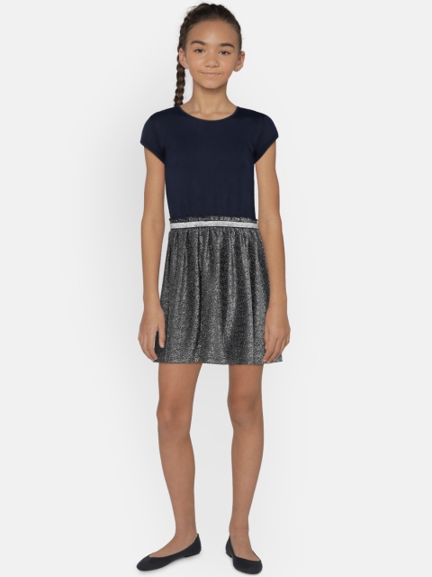 United Colors of Benetton Girls Navy Blue & Silver-Toned Self Design Fit & Flare Dress
United Colors of Benetton Girls Navy Blue & Silver-Toned Self Design Fit & Flare Dress