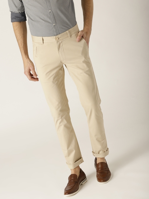 United Colors of Benetton Men Beige Slim Fit Solid Chinos