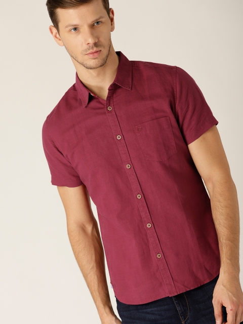 United Colors of Benetton Men Maroon Slim Fit Solid Casual Shirt