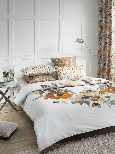 DDecor White & Orange Floral Flat 210 TC Cotton 1 King Bedsheet with 2 Pillow Covers
DDecor White & Orange Floral Flat 210 TC Cotton 1 King Bedsheet with 2 Pillow Covers