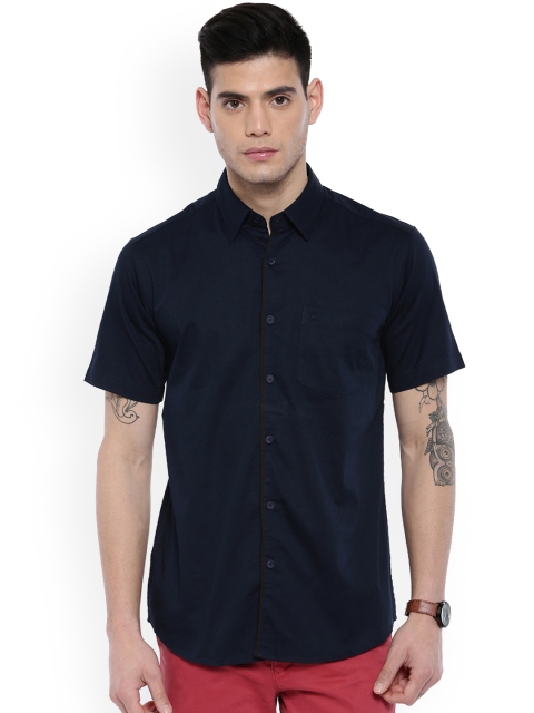 Classic Polo Men Navy Blue Slim Fit Solid Casual Shirt