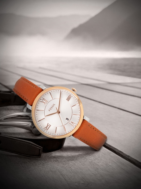 Fossil Women Silver-Toned Analogue Watch