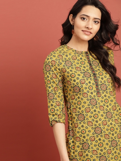 Taavi Women Green & Maroon Block Print Legacy Sustainable Kurta Set with High Slits and Tie-ups
Taavi Women Green & Maroon Block Print Legacy Sustainable Kurta Set with High Slits and Tie-ups