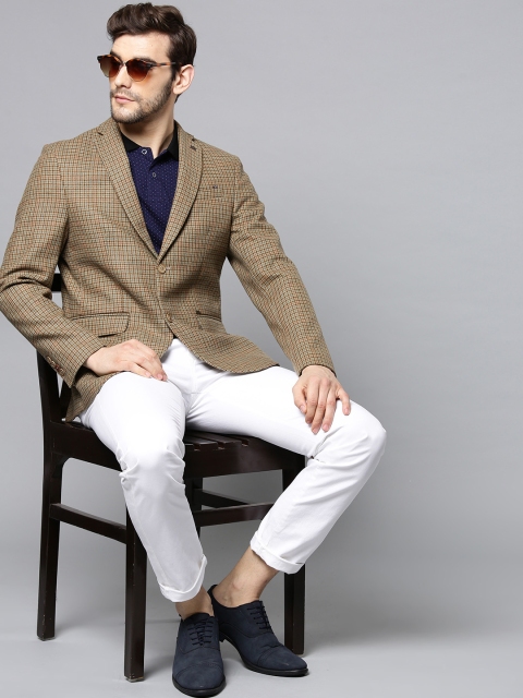 Blackberrys Men Beige & Teal Blue Checked Single-Breasted Slim Fit Smart Casual Blazer
Blackberrys Men Beige & Teal Blue Checked Single-Breasted Slim Fit Smart Casual Blazer