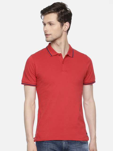 Lee Men Red Solid Polo Collar T-shirt
Lee Men Red Solid Polo Collar T-shirt